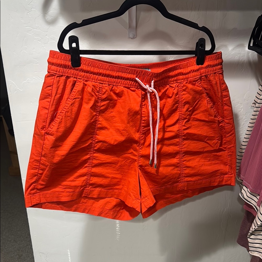 Vibrant orange/red  Shorts